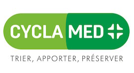 L'image présente un rectangle vert sur lequel est bien visible du texte blanc. Le texte indique « CYCLA MED TRIER, APPORTER, PRÉSERVER ». Il est probablement associé à une marque ou à un logo et met en valeur des éléments de design tels que la police et les graphiques.